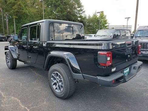 New 2025 Jeep Gladiator Sport image 4
