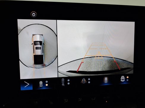 Used 2023 Chevrolet Colorado ZR2 w/ ZR2 Convenience Package III image 10