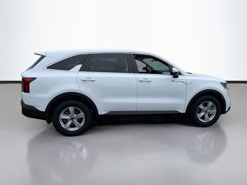 Used 2023 Kia Sorento LX FWD image 4