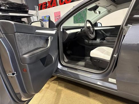 Used 2023 Tesla Model Y Long Range AWD/4WD image 94