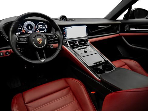 Used 2024 Porsche Panamera RWD image 41
