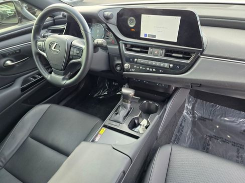 Used 2023 Lexus ES 250 w/ Premium Package image 13