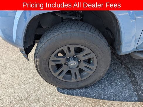 Used 2019 Toyota Tacoma SR5 AWD/4WD image 15