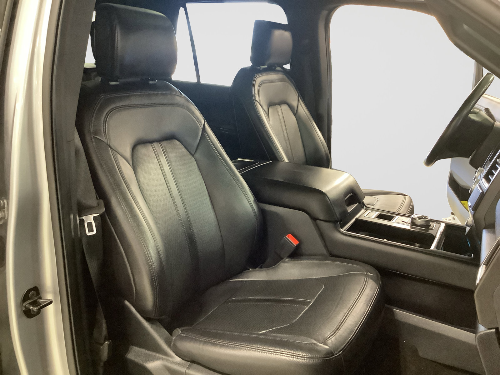 Used 2020 Ford Expedition Limited w/ Equipment Group 301A RWD image 22