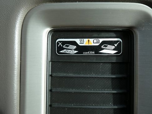 Used 2019 GMC Yukon Denali w/ Open Road Package image 34