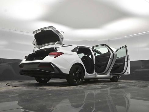 New 2026 Hyundai Elantra SEL Sport FWD image 45