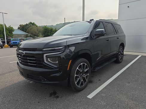 Used 2025 Chevrolet Tahoe RST w/ Comfort Package AWD/4WD image 8