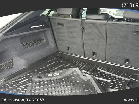 Used 2020 Audi Q8 Prestige w/ Prestige Package image 35