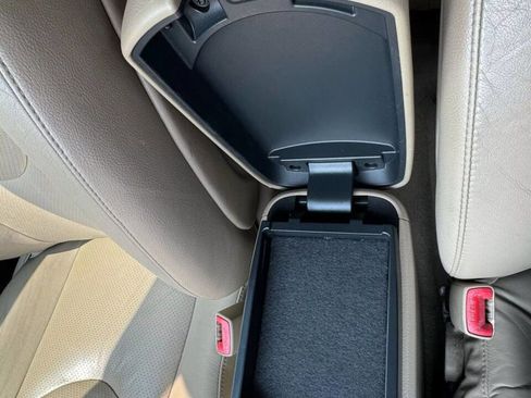 Used 2012 Toyota RAV4 Limited image 24