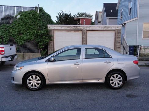 Used 2010 Toyota Corolla LE FWD image 30