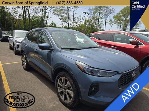 Used 2025 Ford Escape Platinum AWD/4WD image 2