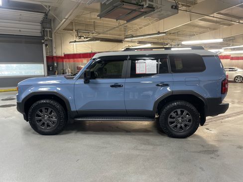 Used 2024 Toyota Land Cruiser image 7