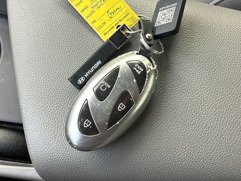 Used 2024 Hyundai Elantra SEL FWD image 33