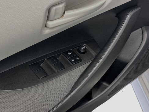 Used 2025 Toyota Corolla LE FWD image 15