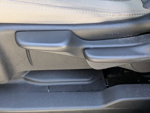 Used 2023 Chevrolet Traverse LS image 18