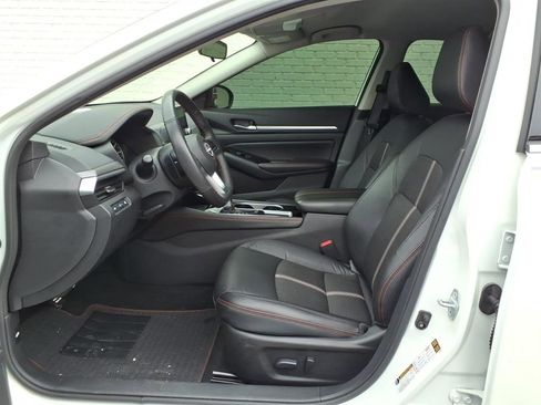 Used 2024 Nissan Altima 2.5 SR image 12