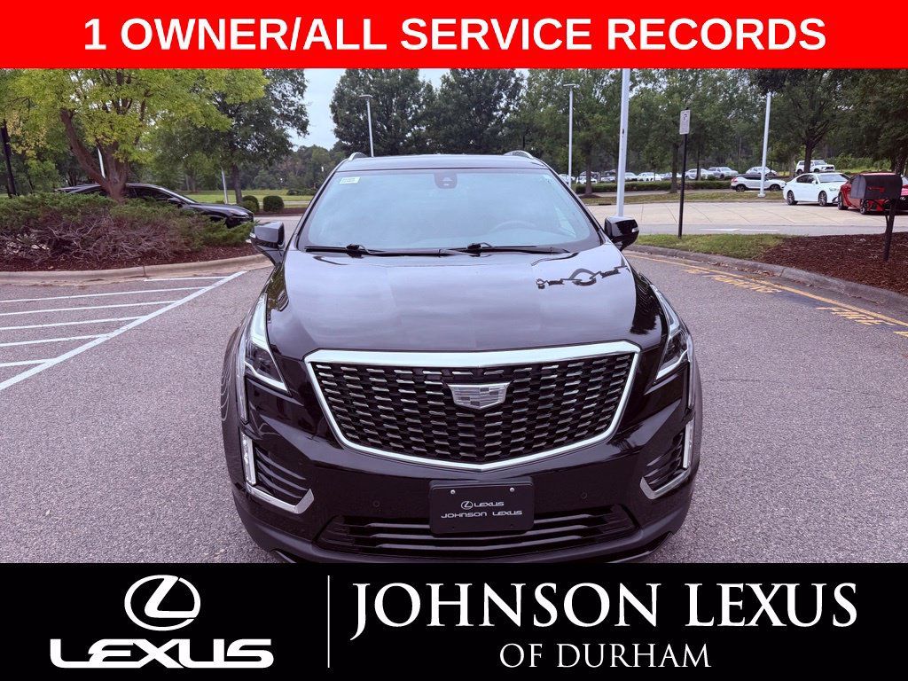 Used 2023 Cadillac XT5 Luxury FWD image 2