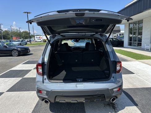 Used 2025 Honda Passport Black Edition image 5