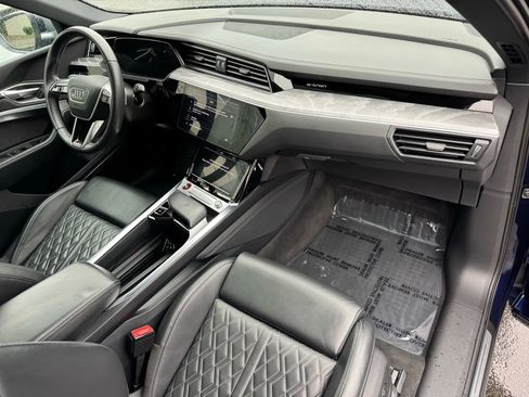 Used 2022 Audi e-tron S Premium Plus image 23
