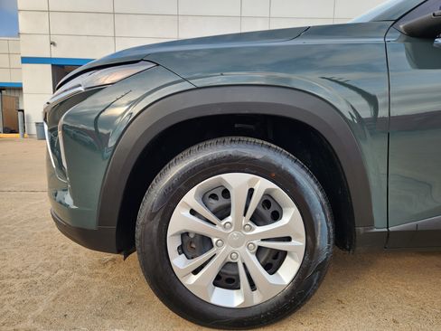 Certified 2025 Chevrolet Trax LS image 9