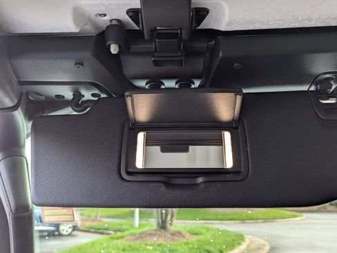 Used 2021 Jeep Gladiator Willys image 25