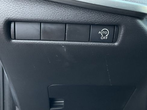 Used 2025 Nissan Kicks SV image 26