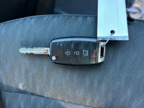 Used 2016 Kia Forte LX image 28