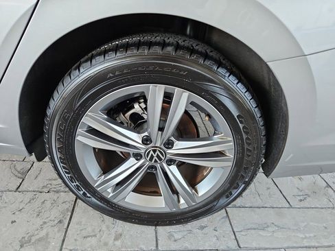 Used 2024 Volkswagen Jetta SE image 29