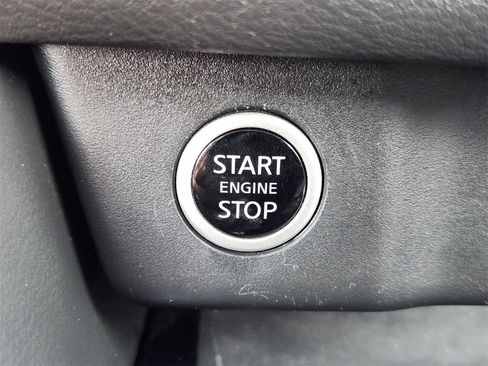 Used 2023 Nissan Rogue S image 20