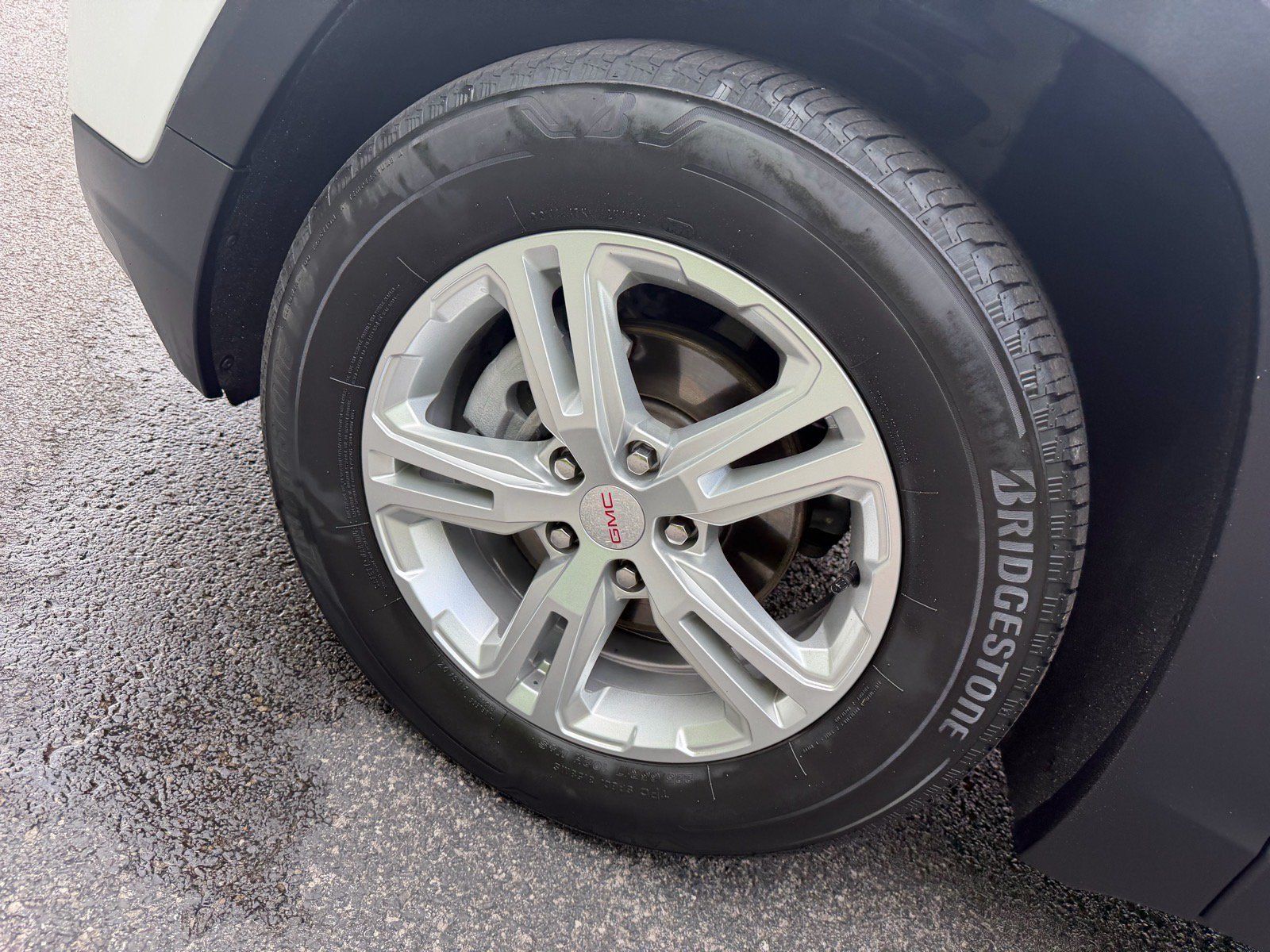 Used 2024 GMC Terrain SLE AWD/4WD image 24
