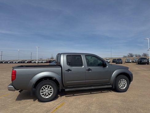 Used 2017 Nissan Frontier SV image 28