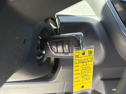 Used 2022 Toyota Camry LE image 18