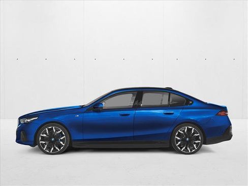 New 2027 BMW i5 eDrive40 w/ M Sport Package RWD image 2