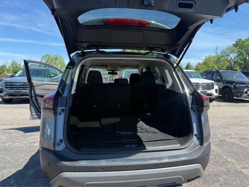 Used 2023 Nissan Rogue S AWD/4WD image 17