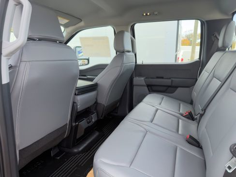 New 2026 Ford F550 4x4 Crew Cab image 8
