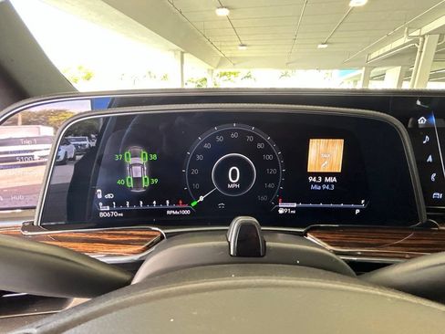 Used 2022 Cadillac Escalade Premium Luxury w/ Performance Package RWD image 42