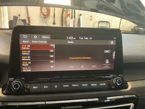 Certified 2021 Kia Seltos SX w/ SX Sunroof Package image 17