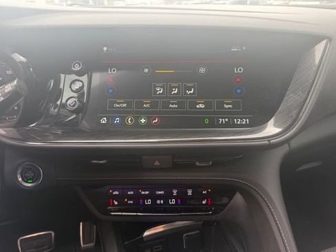 Used 2022 Buick Envision Preferred FWD image 17