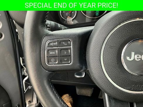 Used 2016 Jeep Wrangler Unlimited Rubicon w/ Connectivity Group image 11