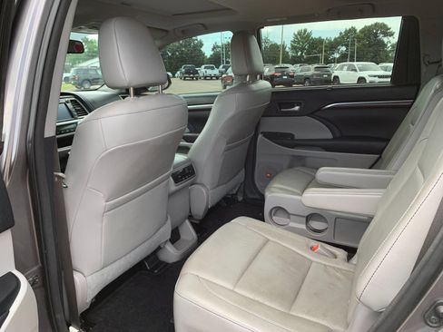 Used 2016 Toyota Highlander Limited AWD/4WD image 15