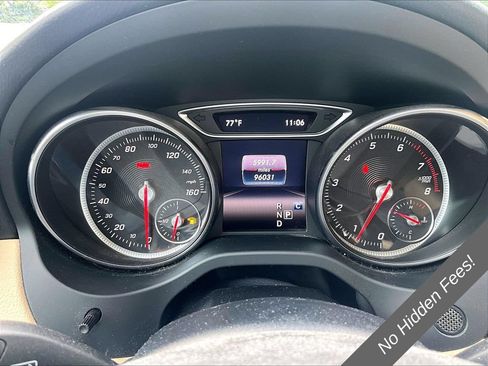Used 2020 Mercedes-Benz GLA 250 4MATIC w/ Premium Package image 18