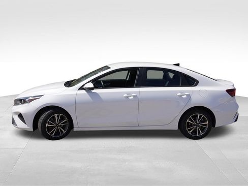 Certified 2023 Kia Forte LXS w/ LXS Technology Package FWD image 9