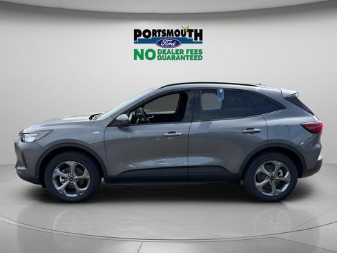 Used 2025 Ford Escape ST-Line Select w/ Tech Pack #1 AWD/4WD image 2