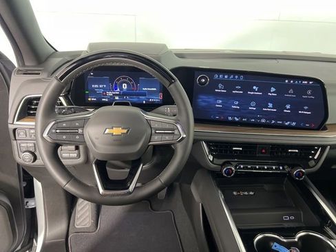 New 2026 Chevrolet Suburban High Country AWD/4WD image 15