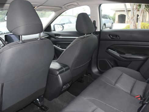 Used 2023 Nissan Altima 2.5 SV image 14