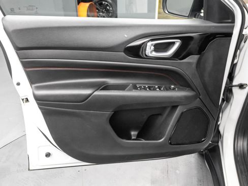 Used 2023 Jeep Compass Trailhawk image 28