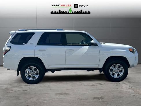 Certified 2017 Toyota 4Runner SR5 image 6