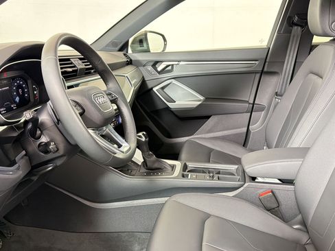 Used 2025 Audi Q3 2.0T Premium w/ Convenience Package image 5