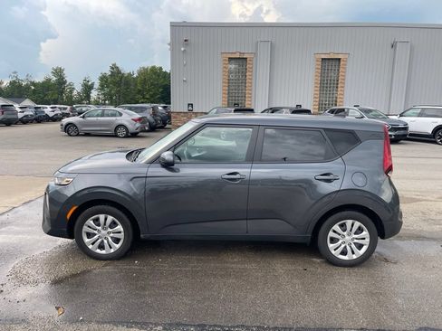 Used 2021 Kia Soul LX FWD image 3