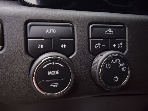 Used 2023 Chevrolet Silverado 1500 LT AWD/4WD image 39